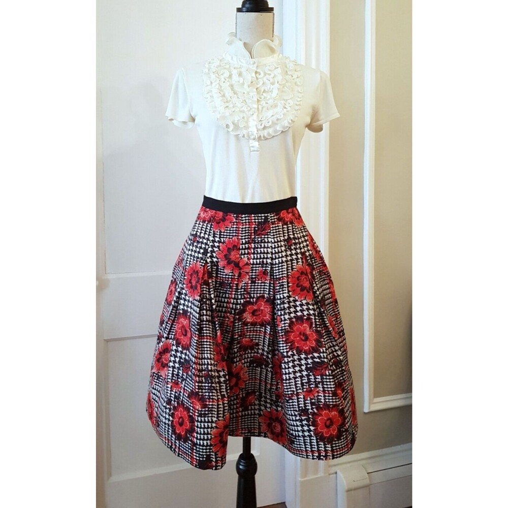 Oscar de la Renta Flower Embroidered Houndstooth skirt, US 4, NWT